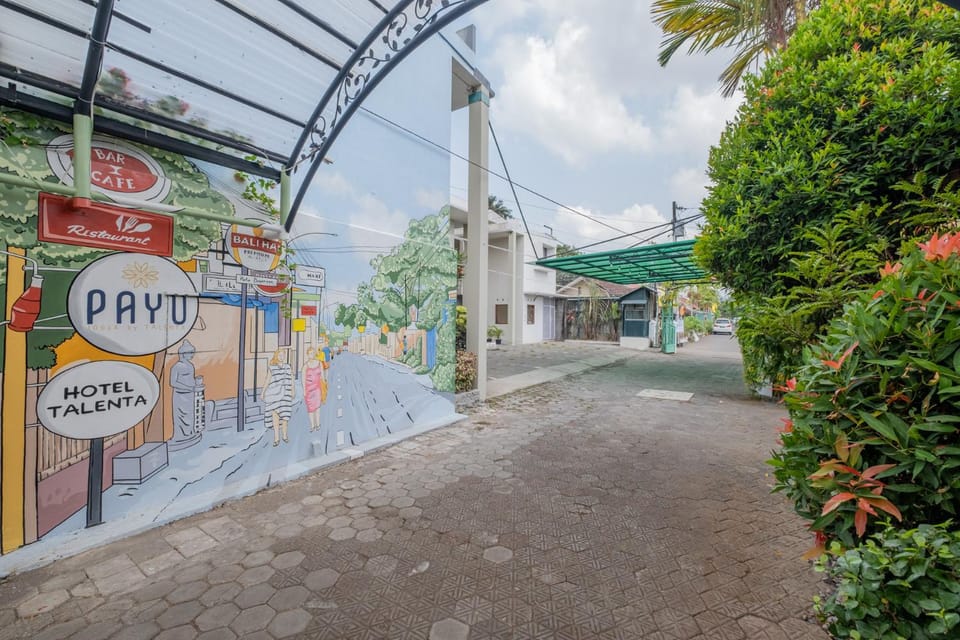 Property building, Facade/entrance
