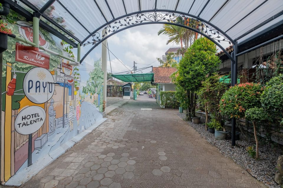 Property building, Facade/entrance