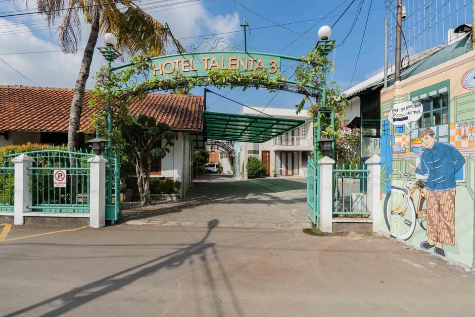 Property building, Facade/entrance