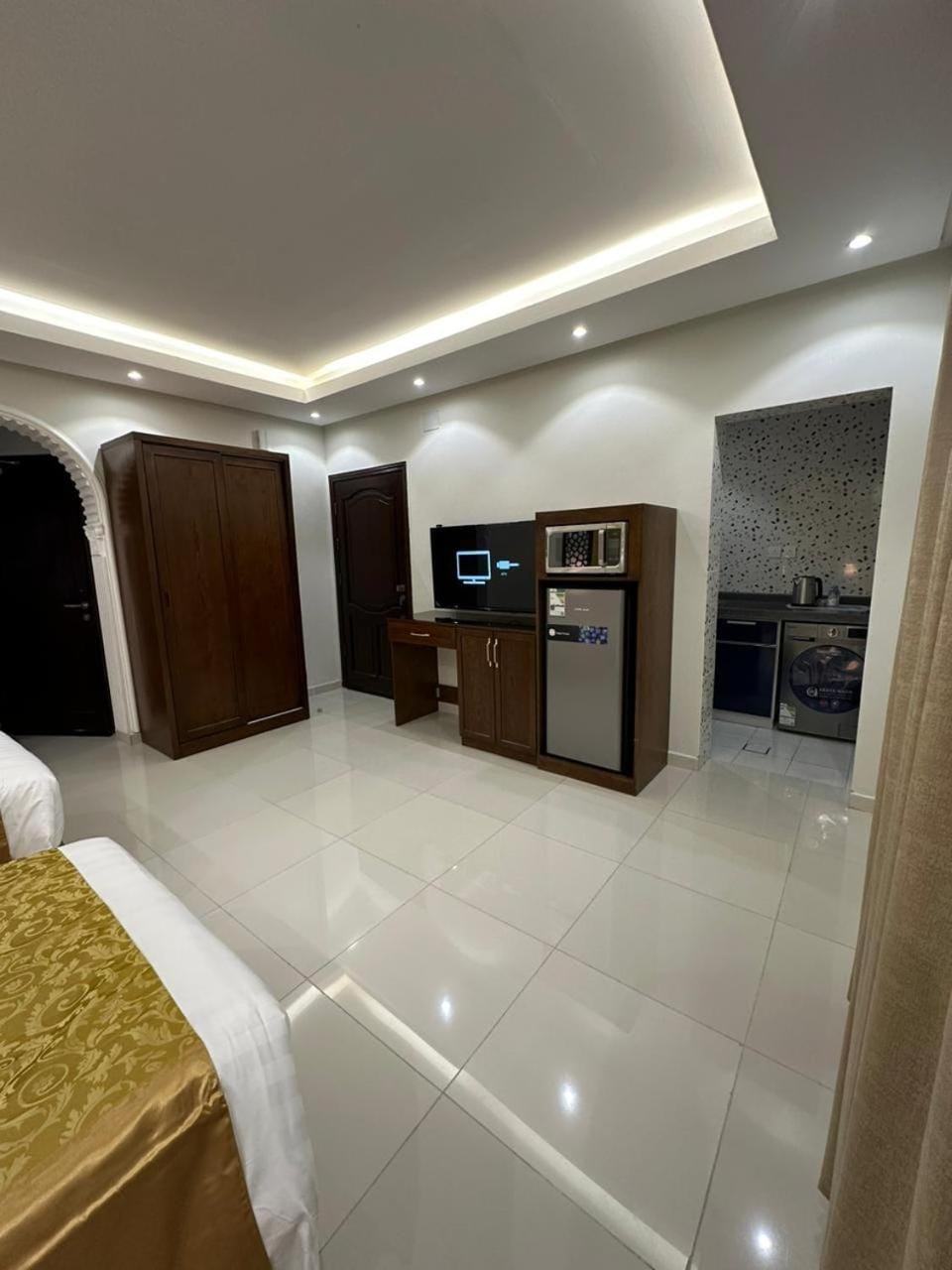 TV and multimedia, Kitchen or kitchenette, Photo of the whole room, Bedroom, minibar, wardrobe