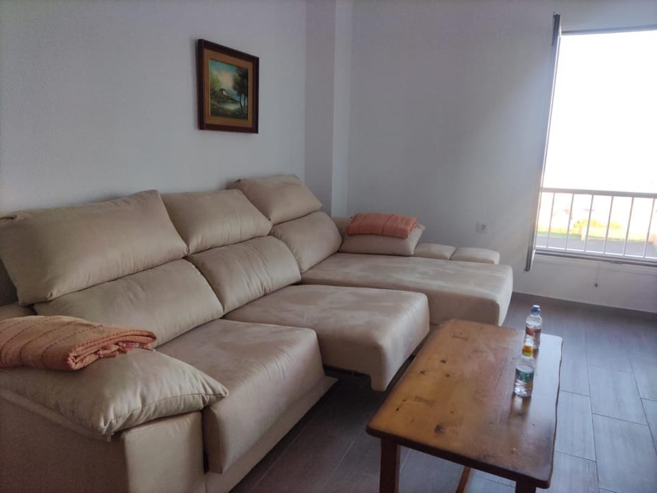 Apartamento reformado con piscina y vistas Apartment in Andalusia
