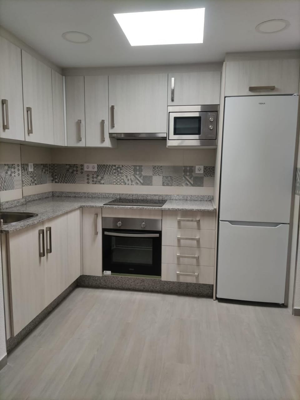 Apartamento reformado con piscina y vistas Apartment in Andalusia