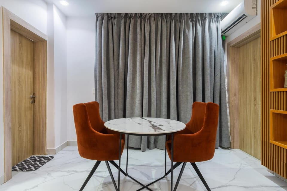 Living room, Seating area, Dining area