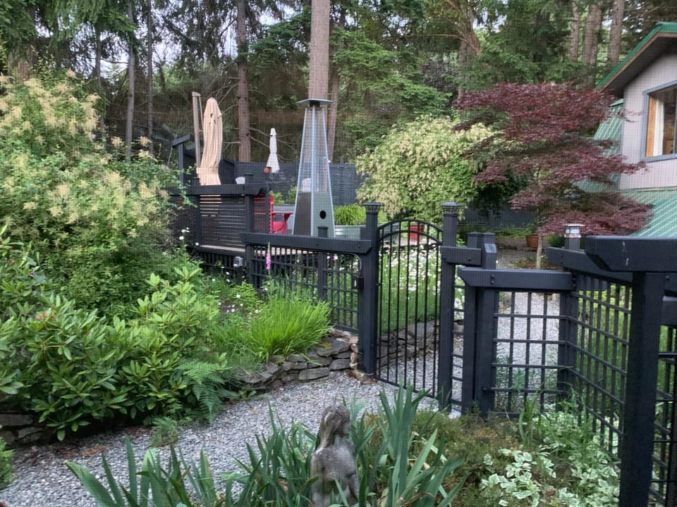 Salt Spring Carriage House B&B Bed and Breakfast in Galiano Island