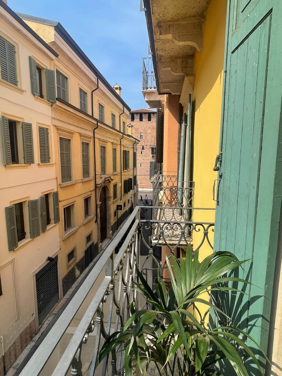 Property building, View (from property/room), Balcony/Terrace