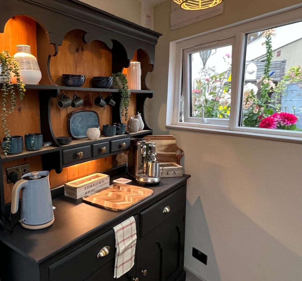Coffee/tea facilities, minibar