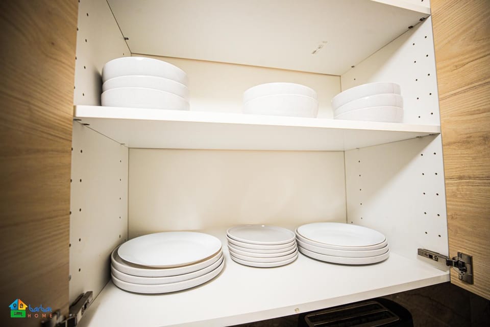 Kitchen or kitchenette, wardrobe, kitchen