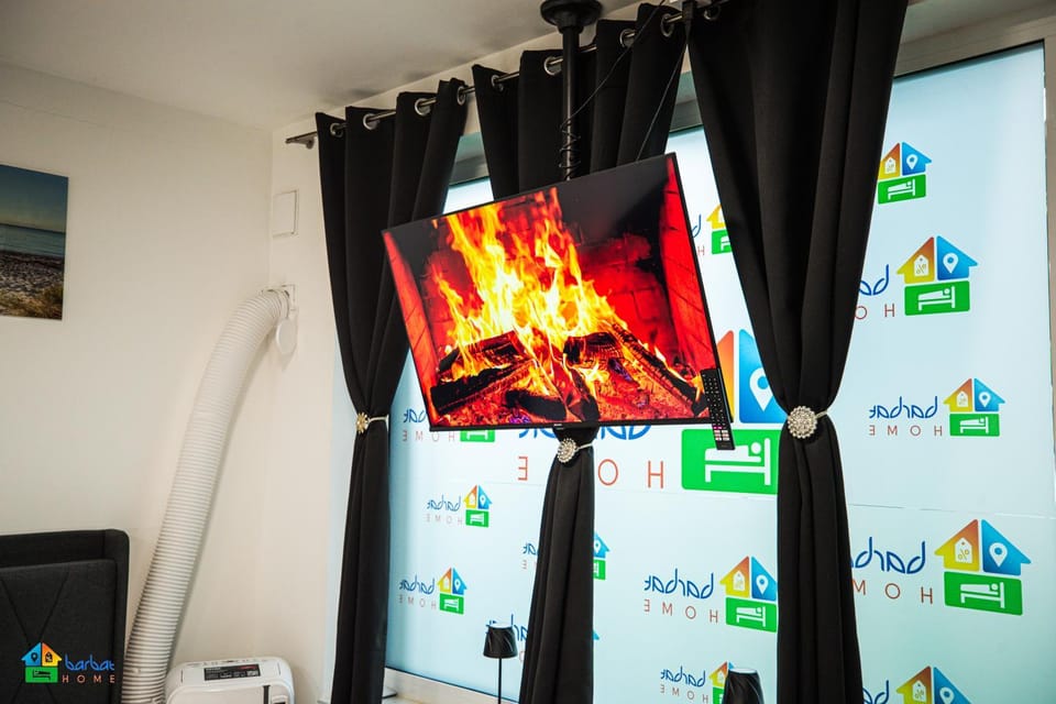 Communal lounge/ TV room, TV and multimedia, Evening entertainment