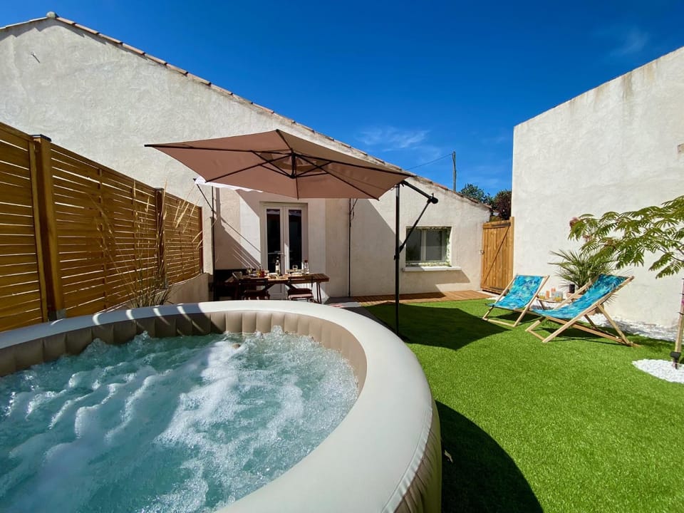 Hot Tub, Garden view