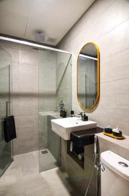 Shower, Bathroom, towels