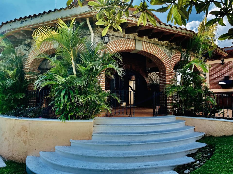 Property building, Day