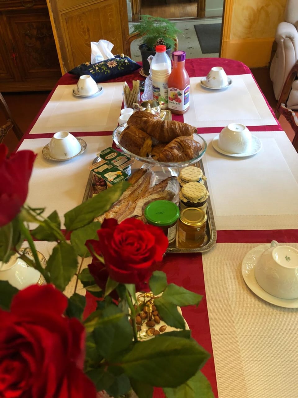 Food and drinks, Breakfast, Continental breakfast