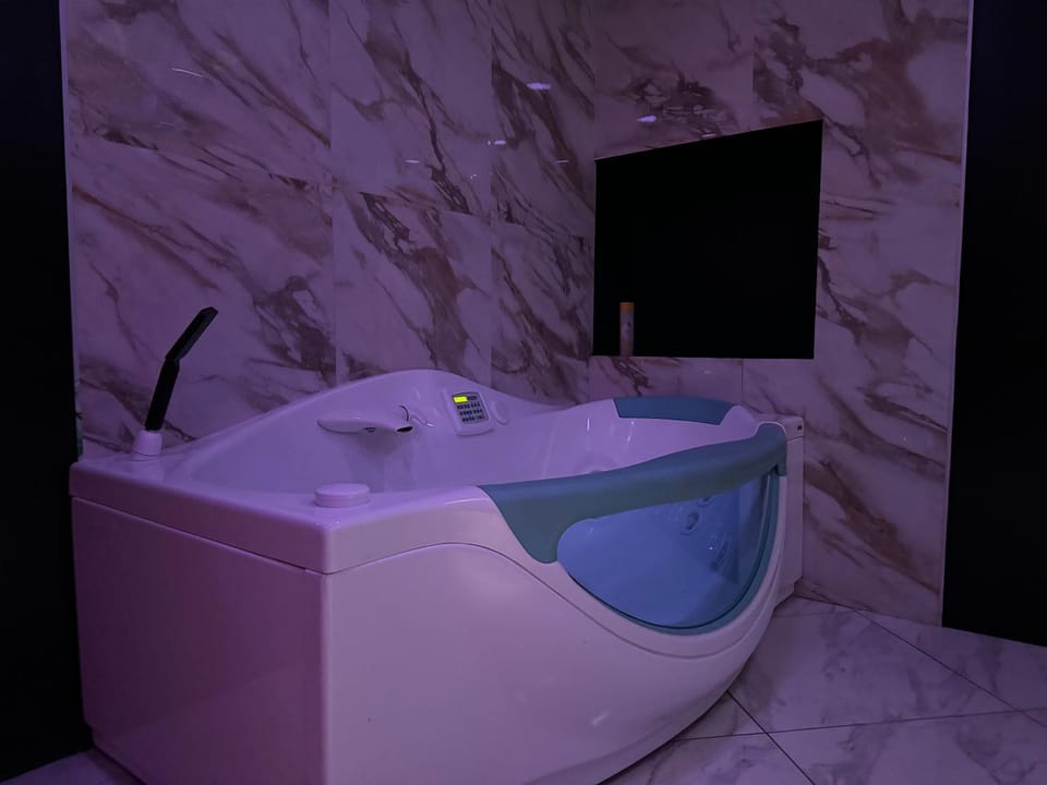 Maison Appartement Triplex avec jacuzzi et sauna House in Saint-Étienne