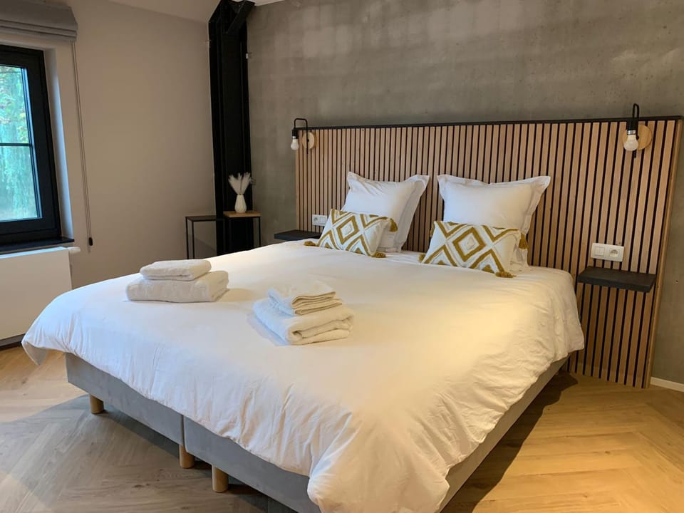 Dionbulles & Dionlodge Guesthouse, Private Wellness with pool in option Bed and Breakfast in Flanders