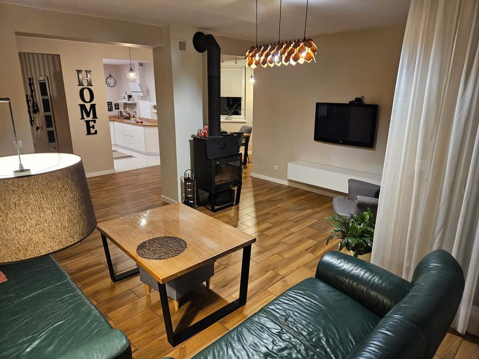 Communal lounge/ TV room, TV and multimedia, Living room, Seating area, Evening entertainment, fireplace, fireplace