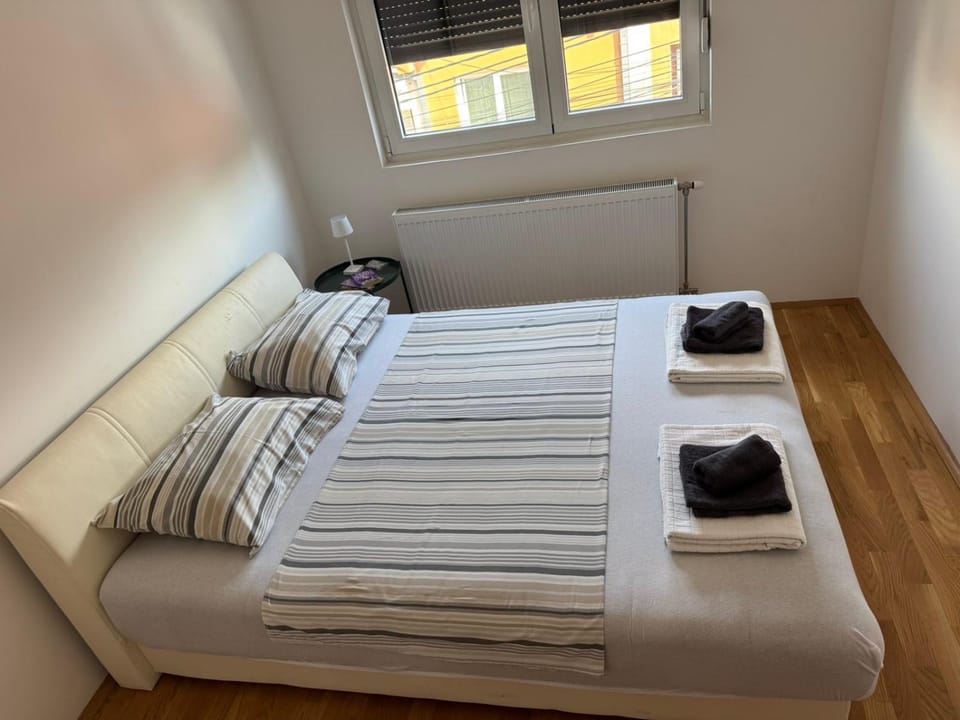 Bed, Photo of the whole room, Bedroom, heating, heating, internet, internet, towels