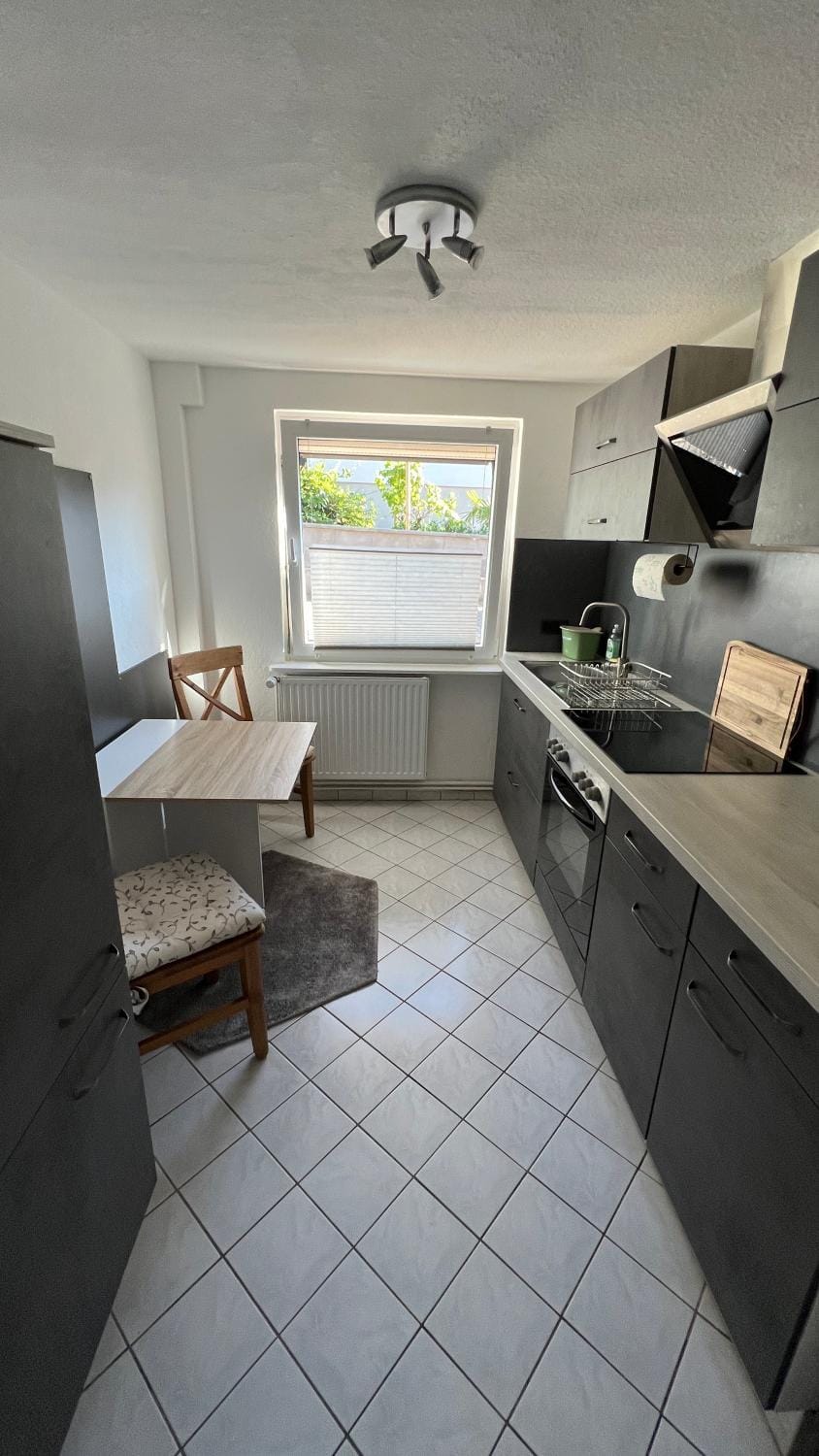 Kitchen or kitchenette, Dining area, stove
