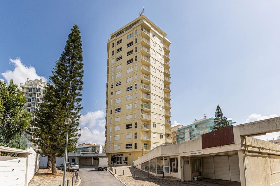 Facade/entrance, Off site, On site