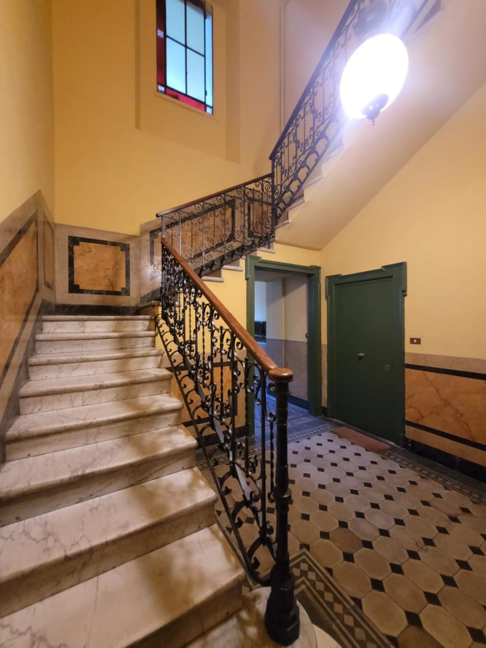 Facade/entrance