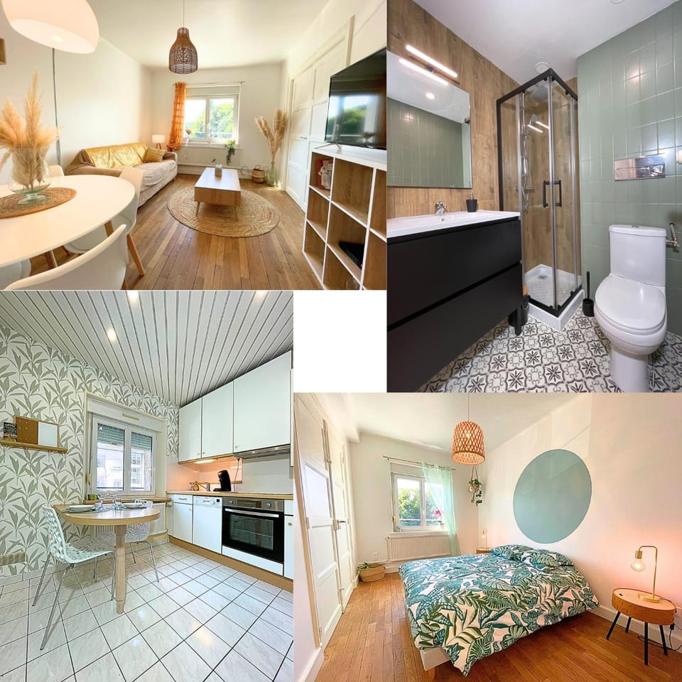 Bed, Living room, Photo of the whole room, Seating area, stove