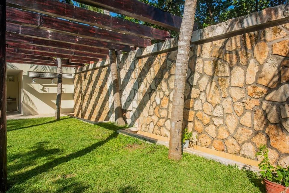 Marysol private beach D12 next to nomads Apartment in Isla Mujeres