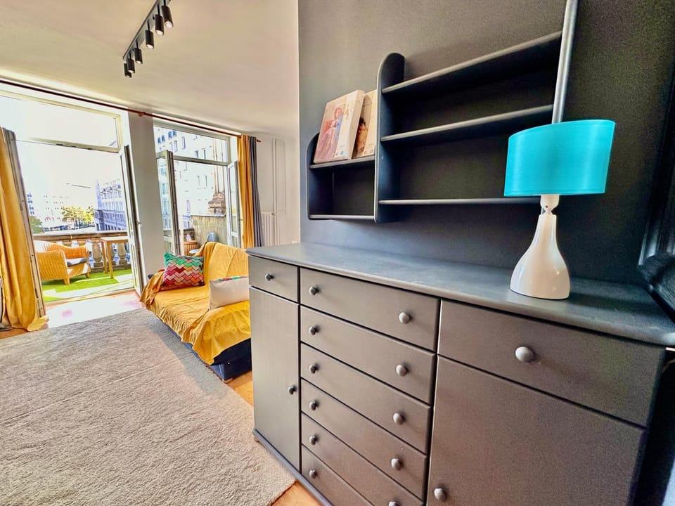 BEAUTY 2 WiFi 1 Gbs TV'80 Netflix HBO Disney+ Apartment in Warsaw