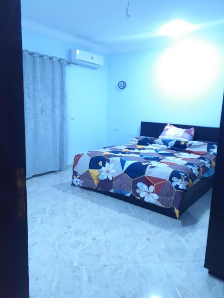 Bed, Photo of the whole room, Bedroom, air conditioner