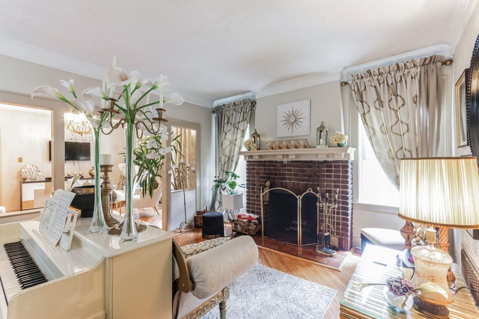 Living room, fireplace, fireplace