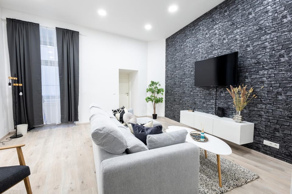 Communal lounge/ TV room, TV and multimedia, Living room