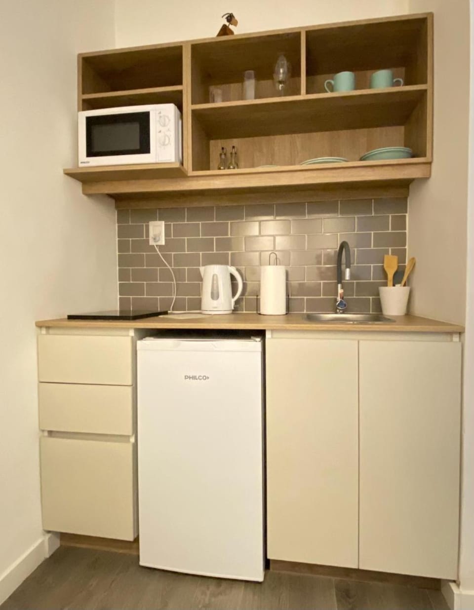 Kitchen or kitchenette