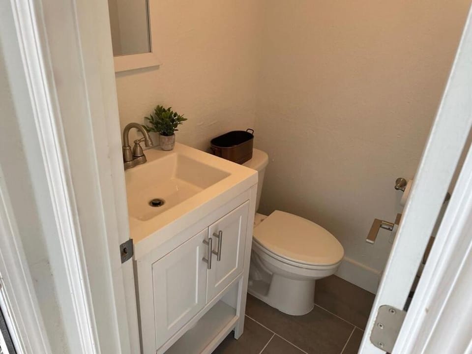 Toilet, Bathroom