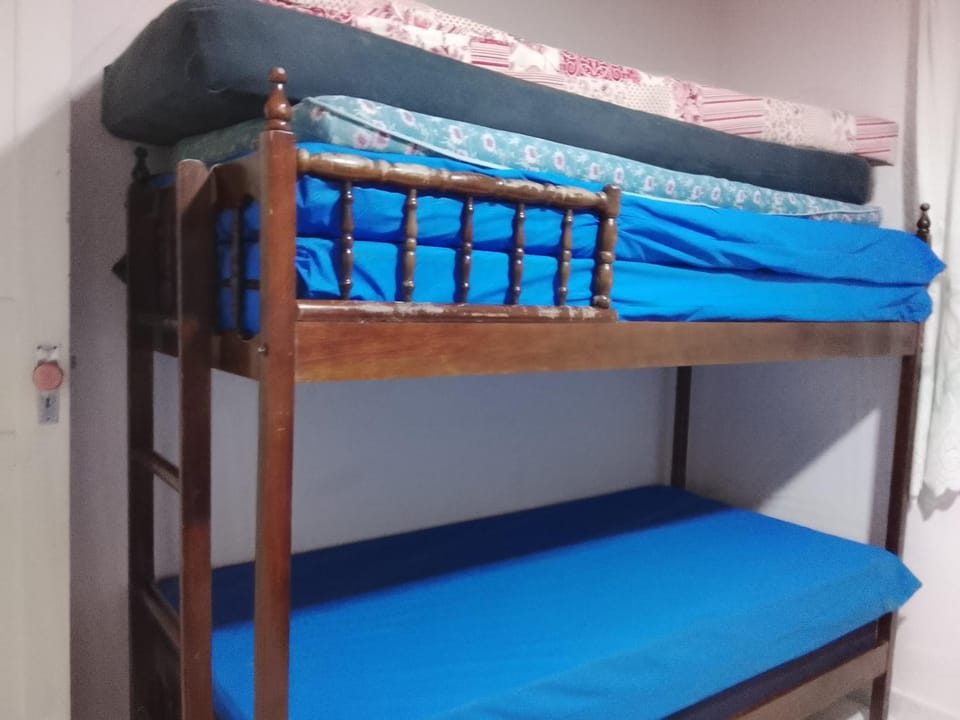 Bedroom, bunk bed