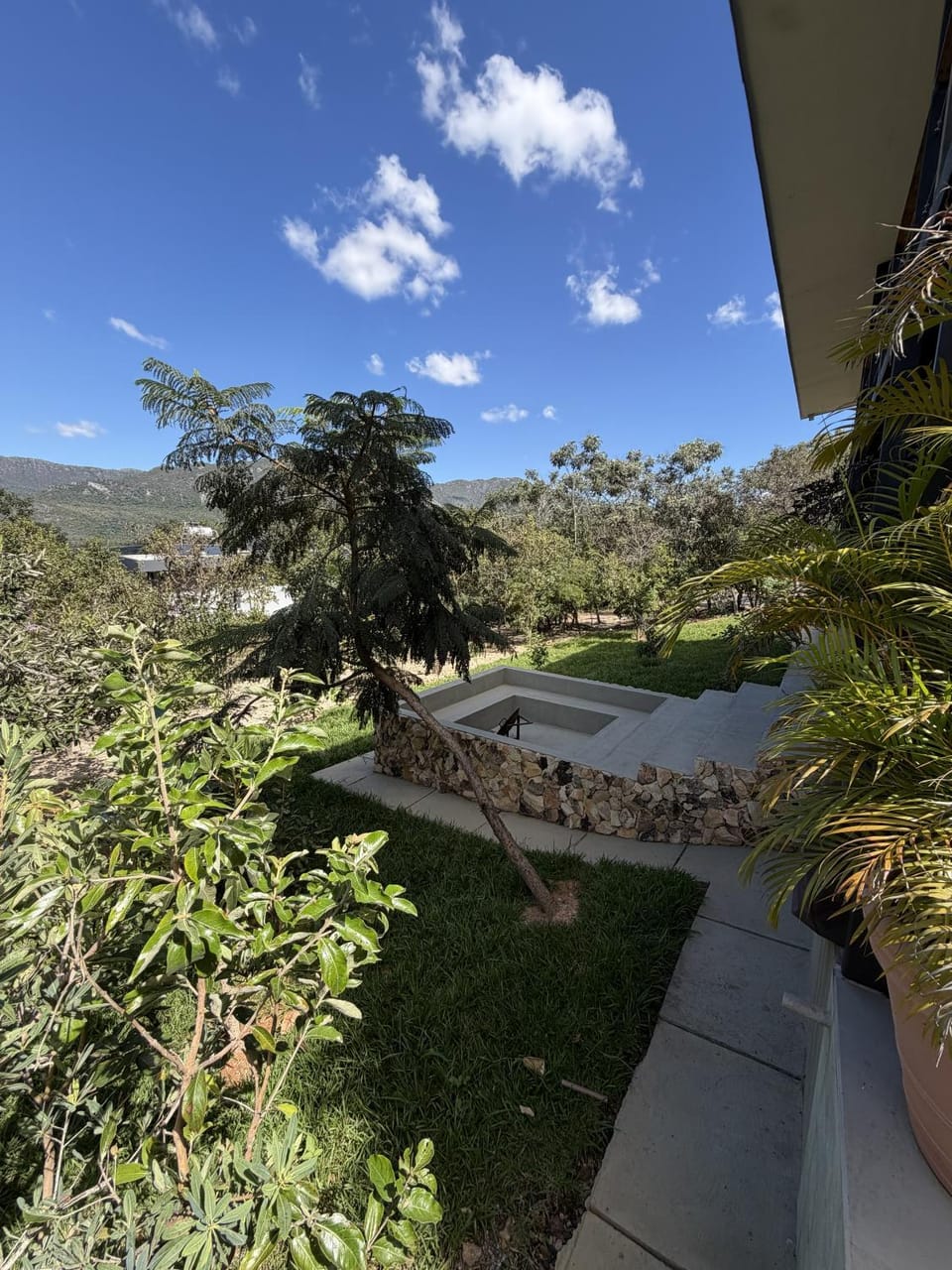 Garden, fireplace