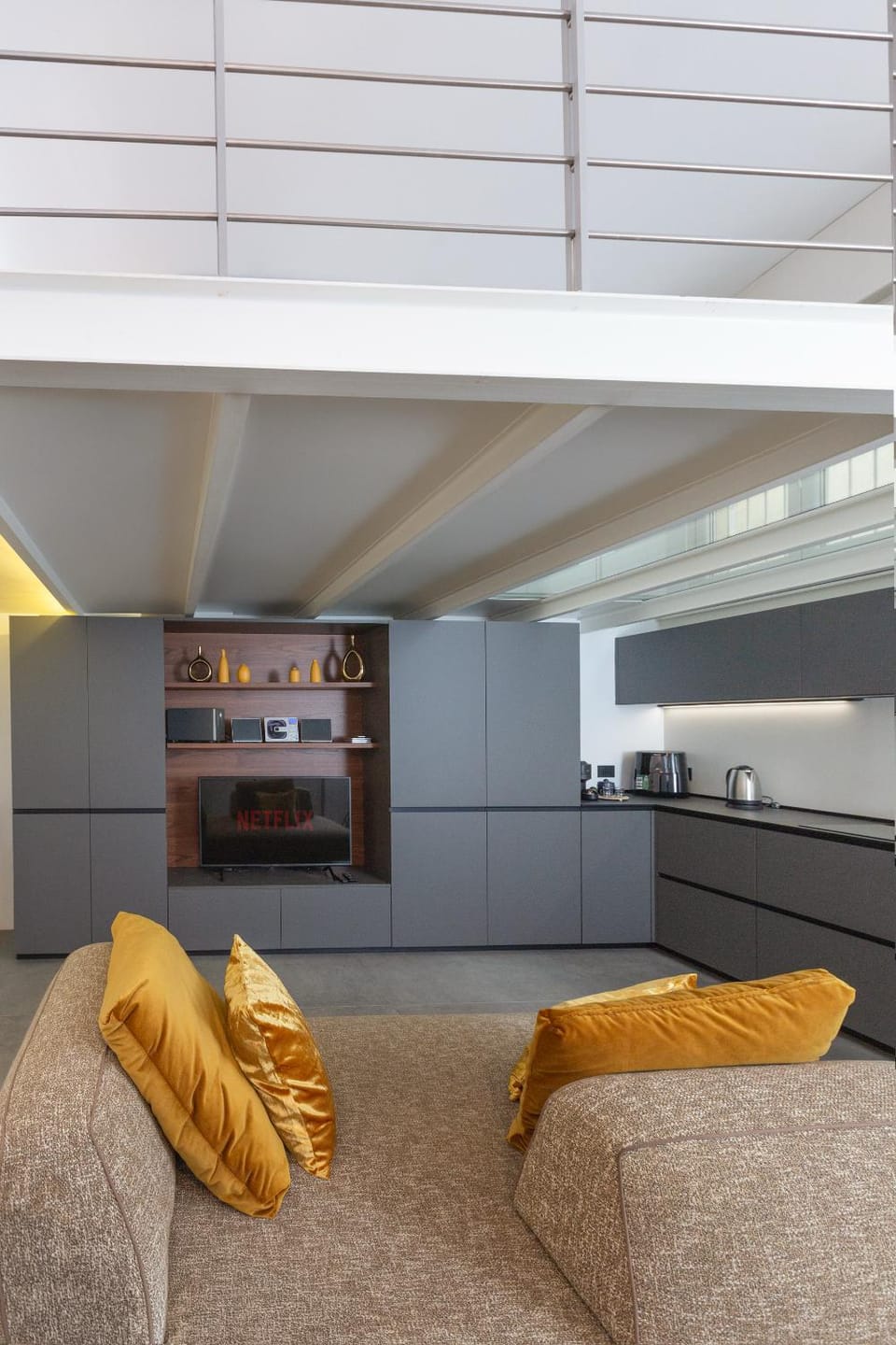 Communal lounge/ TV room, TV and multimedia, Living room, Seating area