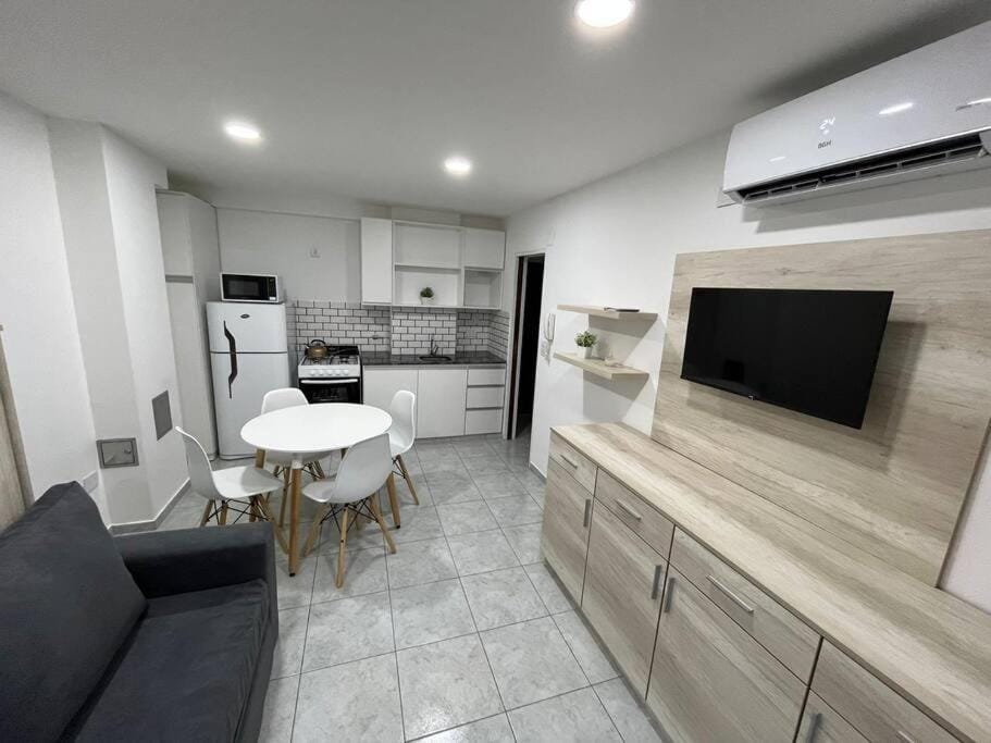 Kitchen or kitchenette, Seating area