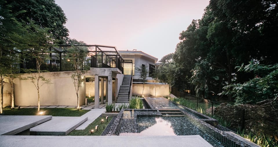 Swimming pool