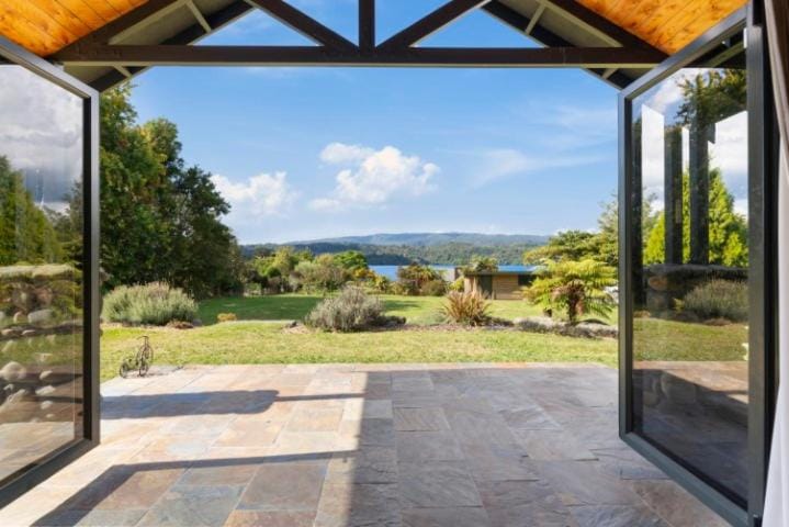 Patio, Garden view, Lake view, Mountain view