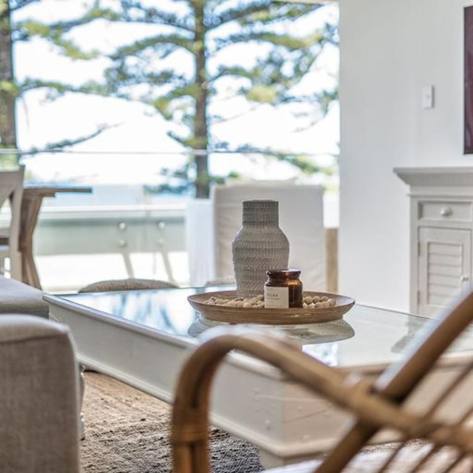 Burleigh Beach Abode with Beach View Apartment in Burleigh Heads