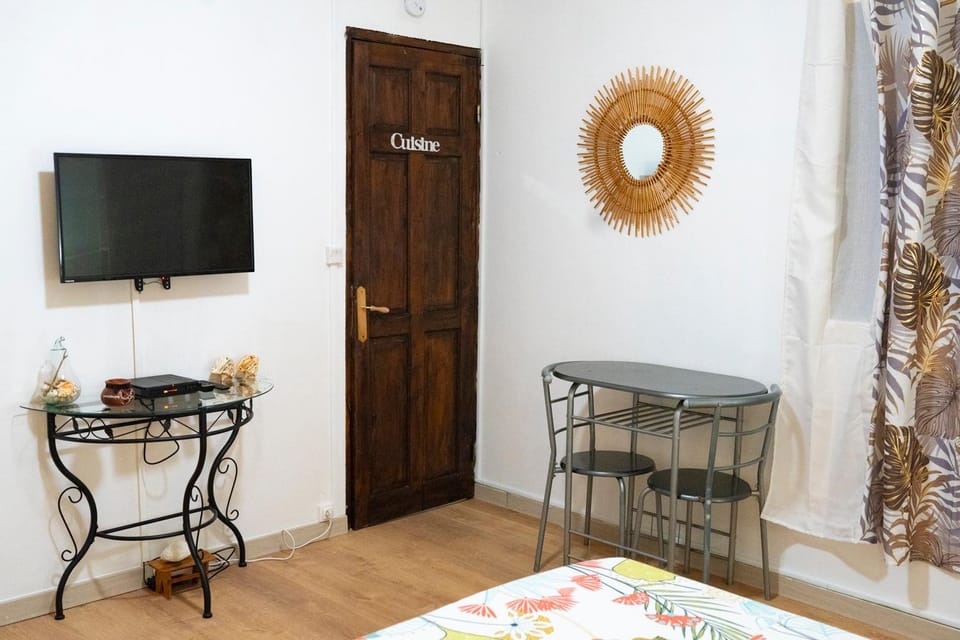 TV and multimedia, Dining area