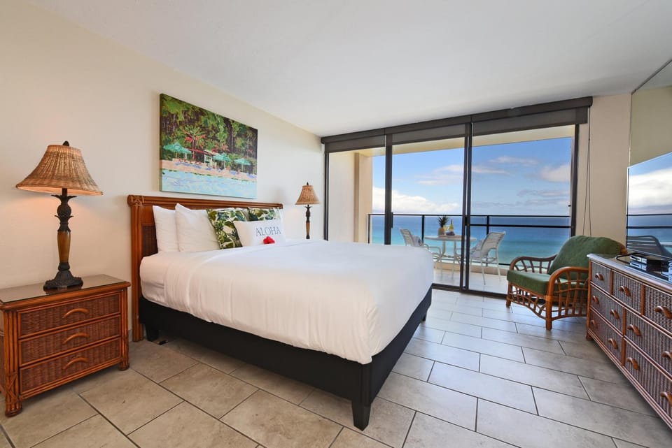 Mahana 602 · MA 602 Kaanapali OceanFront Studio Ocean View Pool House in Kaanapali