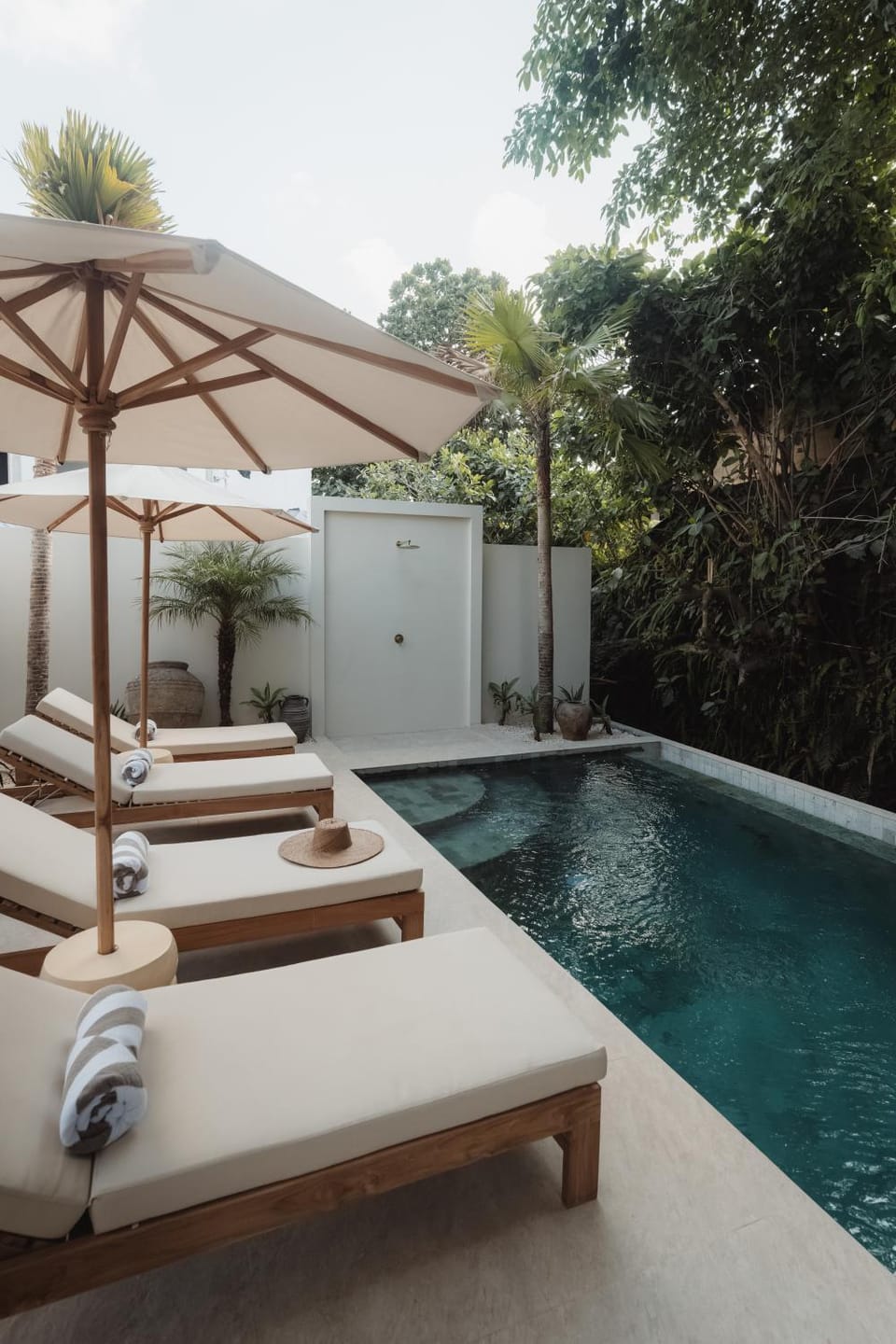Natural landscape, Swimming pool, Swimming pool, sunbed