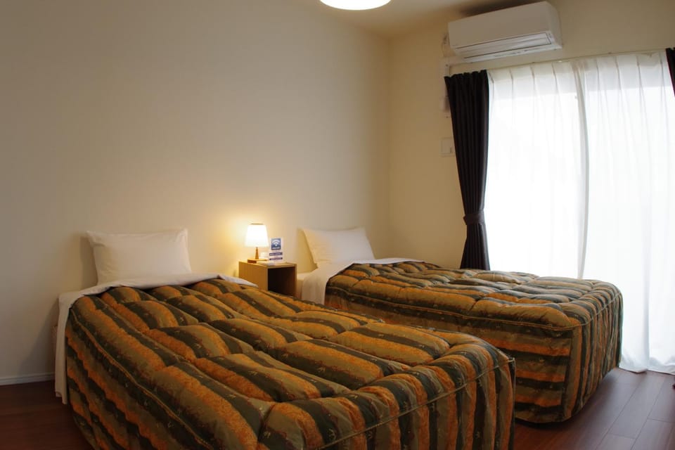 Bed, Bedroom, air conditioner
