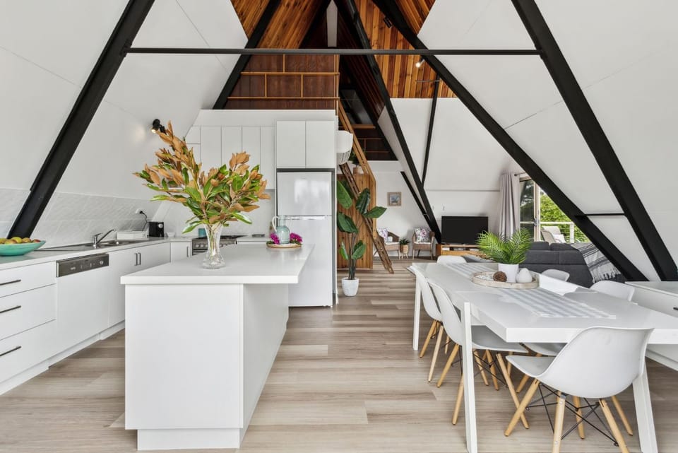 Rye Beach Chalet and Loft House in Melbourne