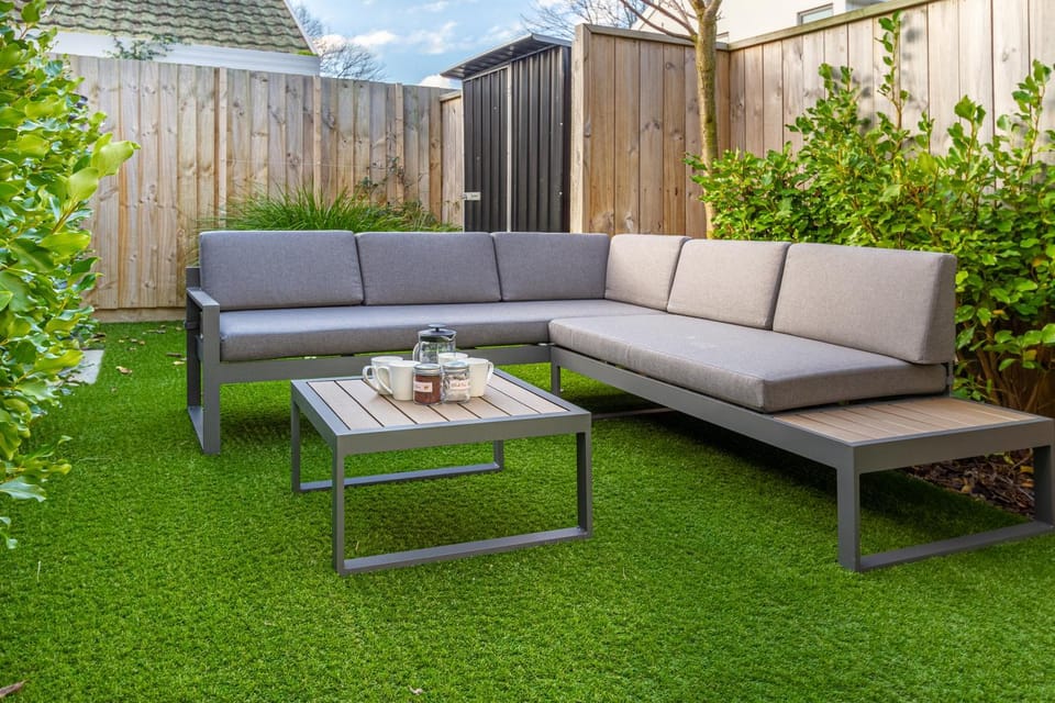 Day, Garden, Seating area, Garden view