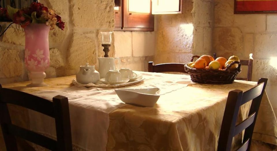 Decorative detail, Dining area