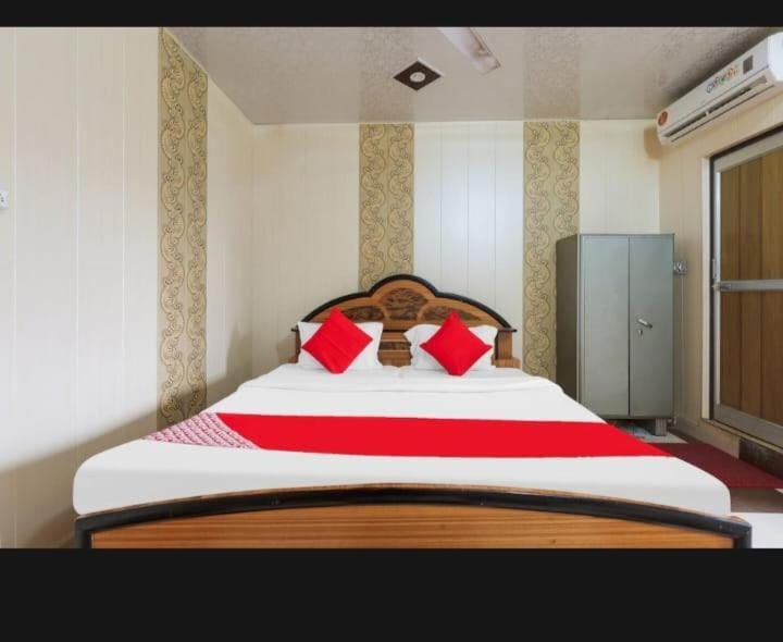 Hotel Chitrarth & Party Lawn Hotel in Uttarakhand