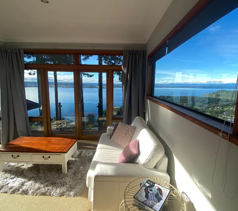 Balcony/Terrace, Seating area, Lake view