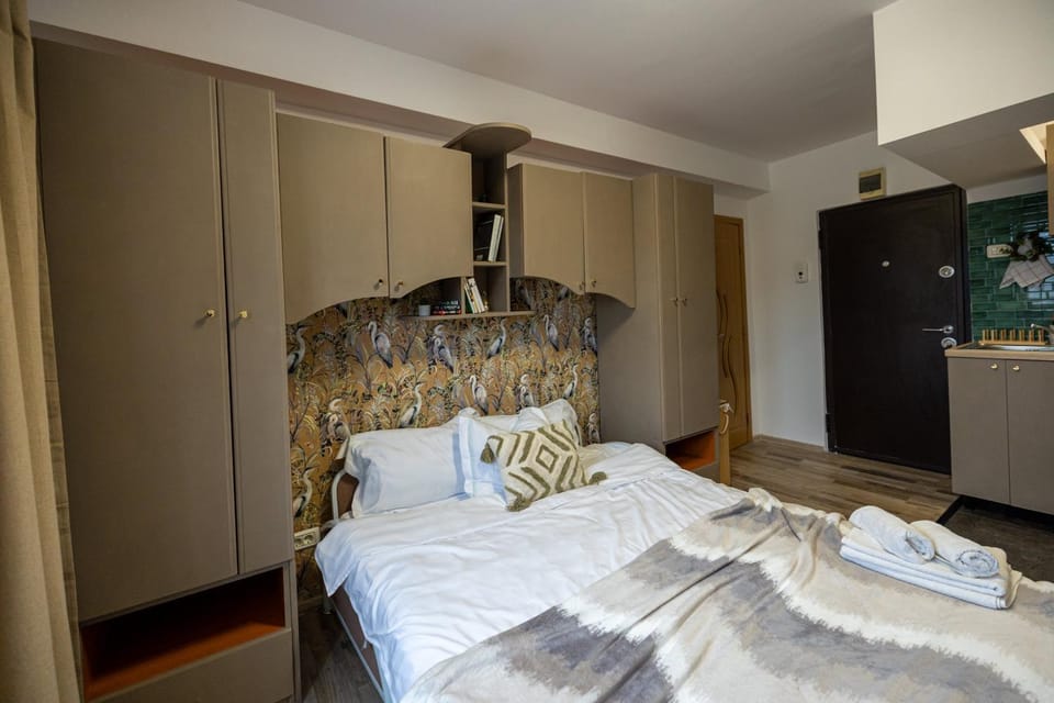 Photo of the whole room, wardrobe
