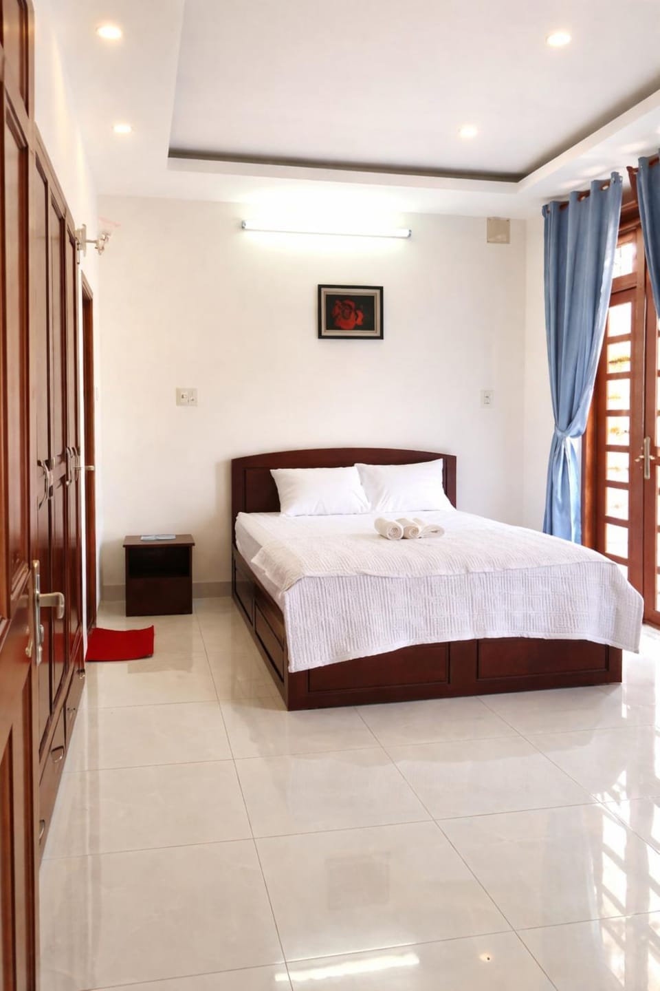 Bed, Photo of the whole room