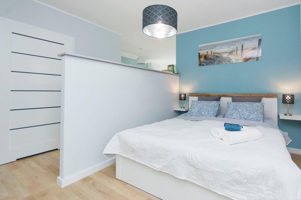 Bed, Photo of the whole room, Bedroom, internet, towels